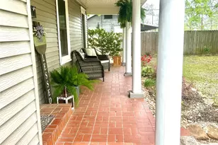 216 S William Barnett Ave, Cleveland, TX 77327 - Photo 4