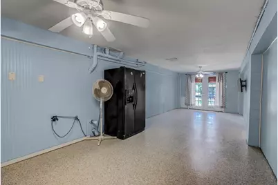 784 Marlin, Hitchcock, TX 77563 - Photo 18