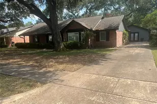 7819 Skyline Dr, Houston, TX 77063 - Photo 2