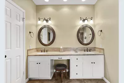 23 Saint Simons Court, Sugar Land, TX 77479 - Photo 22