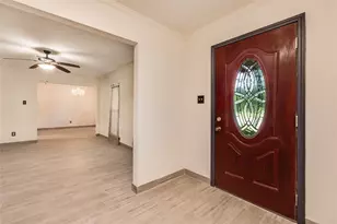 2004 Sleepy Hollow Dr, Pearland, TX 77581 - Photo 4