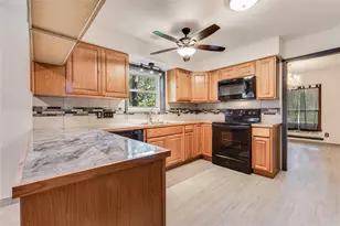 2004 Sleepy Hollow Dr, Pearland, TX 77581 - Photo 8