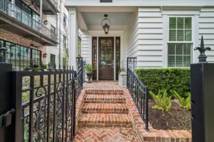 1708 Ashland St, Houston, TX 77008 - Photo 2