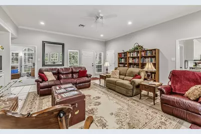 1900 Camellia Drive, Huntsville, TX 77340 - Photo 12