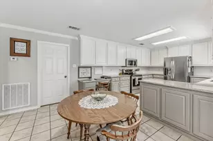 1900 Camellia Dr, Huntsville, TX 77340 - Photo 20