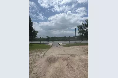 99 Kings Hill, Palacios, TX 77465 - Photo 14