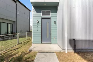 9818 Mocking Bird Hill Ln, Houston, TX 77080 - Photo 2