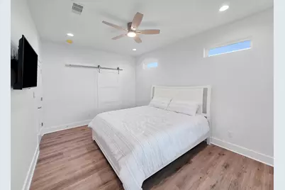 1221 Gulf Road, Crystal Beach, TX 77650 - Photo 22