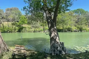 111 Antelope Ln, Seguin, TX 78155 - Photo 2