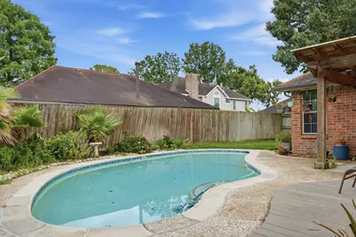 2004 Landing Boulevard, League City, TX 77573 - Photo 2