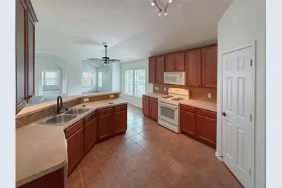 19531 S Village Of Bridgestone Lane, Spring, TX 77379 - Photo 6