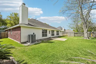 1023 E Hampton Drive, Pearland, TX 77584 - Photo 30
