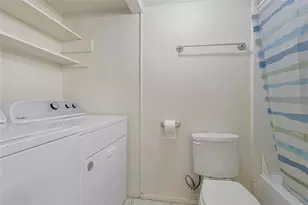 10555 Turtlewood Ct, Houston, TX 77072 - Photo 16