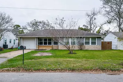 1109 E Miller Street, Angleton, TX 77515 - Photo 1