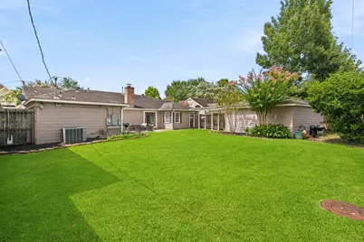 13822 Pebblebrook Drive, Houston, TX 77079 - Photo 22