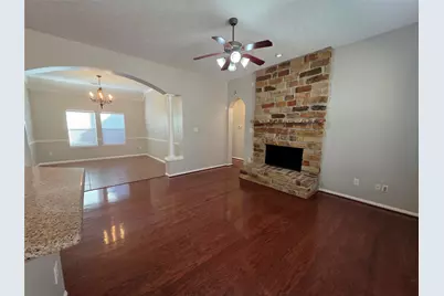 5221 Cottonwood Creek Lane, League City, TX 77573 - Photo 6