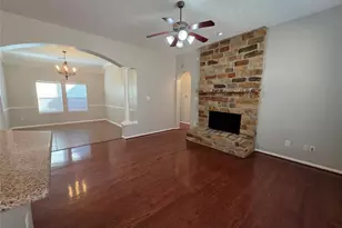 5221 Cottonwood Creek Ln, League City, TX 77573 - Photo 6