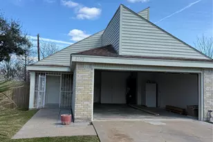 6103 Linnhaven Dr, Houston, TX 77072 - Photo 2