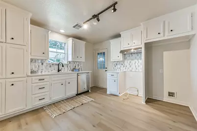 5828 Avenue T, Galveston, TX 77551 - Photo 8