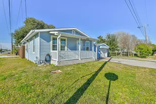 5828 Avenue T, Galveston, TX 77551 - Photo 2