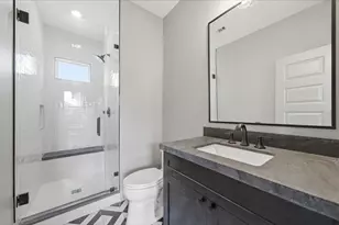 404 Avondale St, Houston, TX 77006 - Photo 44