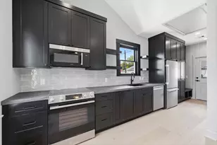 404 Avondale St, Houston, TX 77006 - Photo 42
