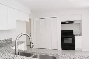 11118 High Star Dr, Houston, TX 77072 - Photo 8