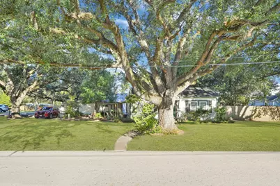 404 West 3rd St, League City, TX 77573 - Photo 20