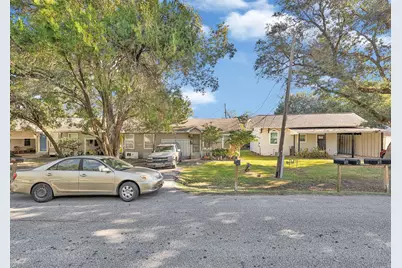 404 West 3rd St, League City, TX 77573 - Photo 1