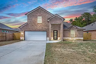 322 Carlos Leal Dr, Dayton, TX 77535 - Photo 1