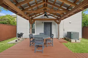 2205 30th St, Galveston, TX 77550 - Photo 38