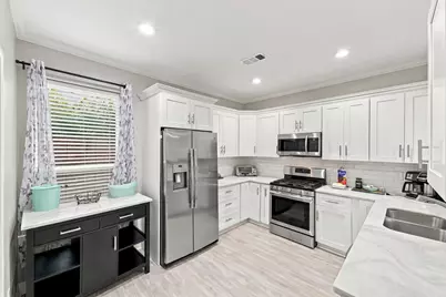 2205 30th Street, Galveston, TX 77550 - Photo 16