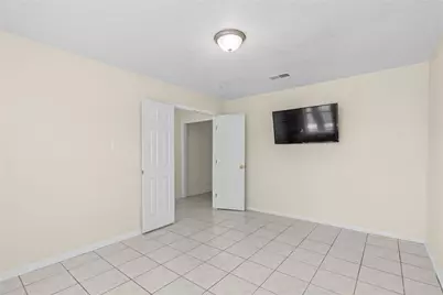 10606 Beckfield Drive, Houston, TX 77099 - Photo 8
