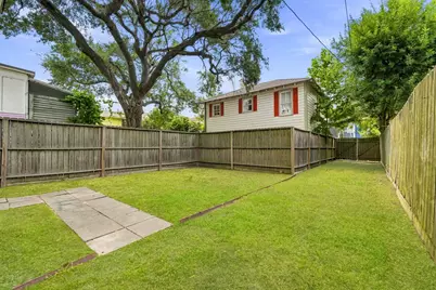 1011 Sealy Street, Galveston, TX 77550 - Photo 28