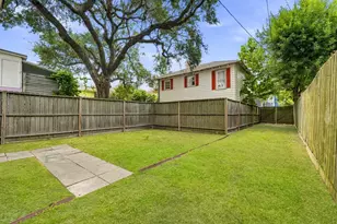 1011 Sealy St, Galveston, TX 77550 - Photo 28