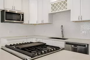 1011 Sealy St, Galveston, TX 77550 - Photo 10