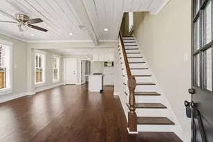 1011 Sealy St, Galveston, TX 77550 - Photo 2