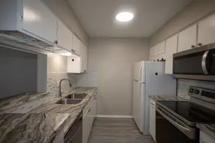 4647 Wild Indigo St, Houston, TX 77027 - Photo 4