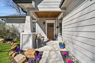 216 W 30th St, Houston, TX 77018 - Photo 2
