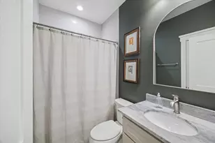 216 W 30th St, Houston, TX 77018 - Photo 14