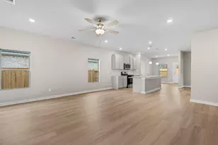 240 Orchard Laurel Dr, Alvin, TX 77511 - Photo 6