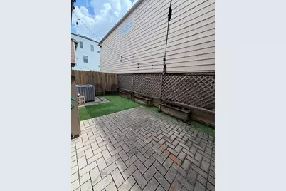 1048 W 26th Street, Houston, TX 77008 - Photo 6