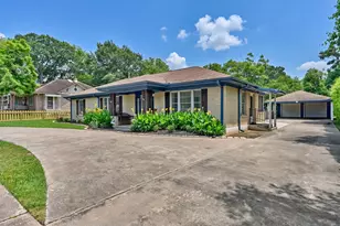 407 W Alamo St, Brenham, TX 77833 - Photo 2