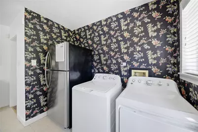 407 W Alamo Street, Brenham, TX 77833 - Photo 16