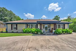 407 W Alamo St, Brenham, TX 77833 - Photo 1