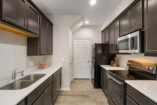 523 N 1st St, La Porte, TX 77571 - Photo 6