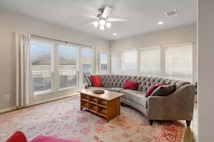 523 N 1st St, La Porte, TX 77571 - Photo 2