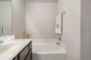 523 N 1st St, La Porte, TX 77571 - Photo 14