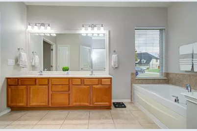 13815 Lake Livingston Drive, Houston, TX 77044 - Photo 30