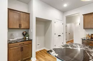 2121 Manning, Bryan, TX 77803 - Photo 8